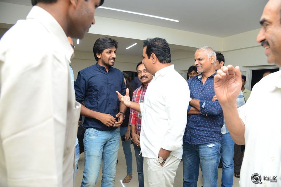 KTR-Watching-Pelli-Choopulu-Movie-Special-Show